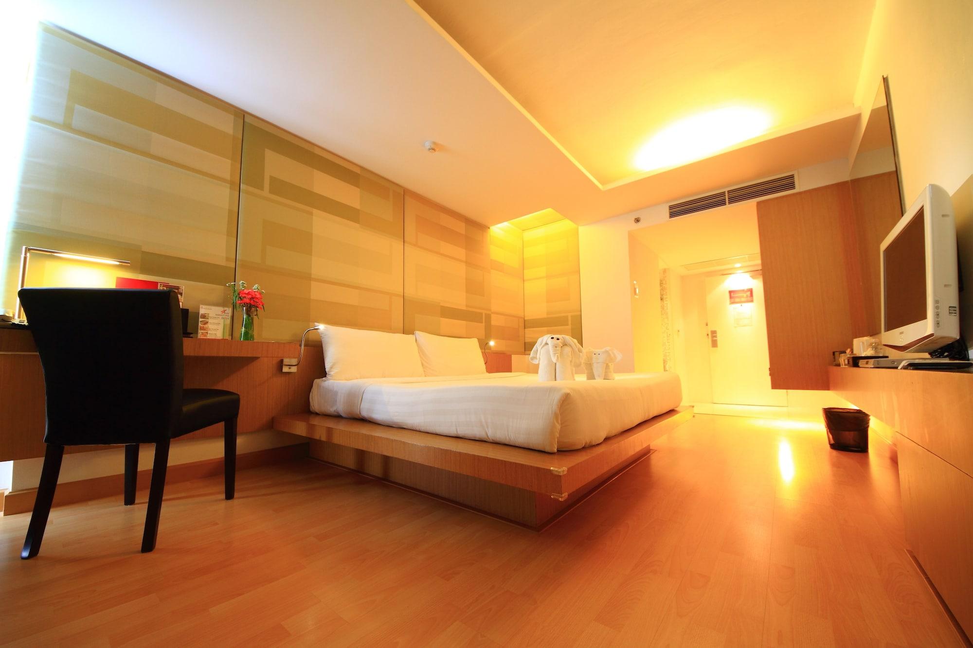 Отель Le Fenix Sukhumvit 11 Бангкок Экстерьер фото